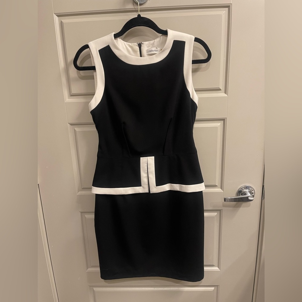 Calvin Klein Black and White Shift Dress - Size 4